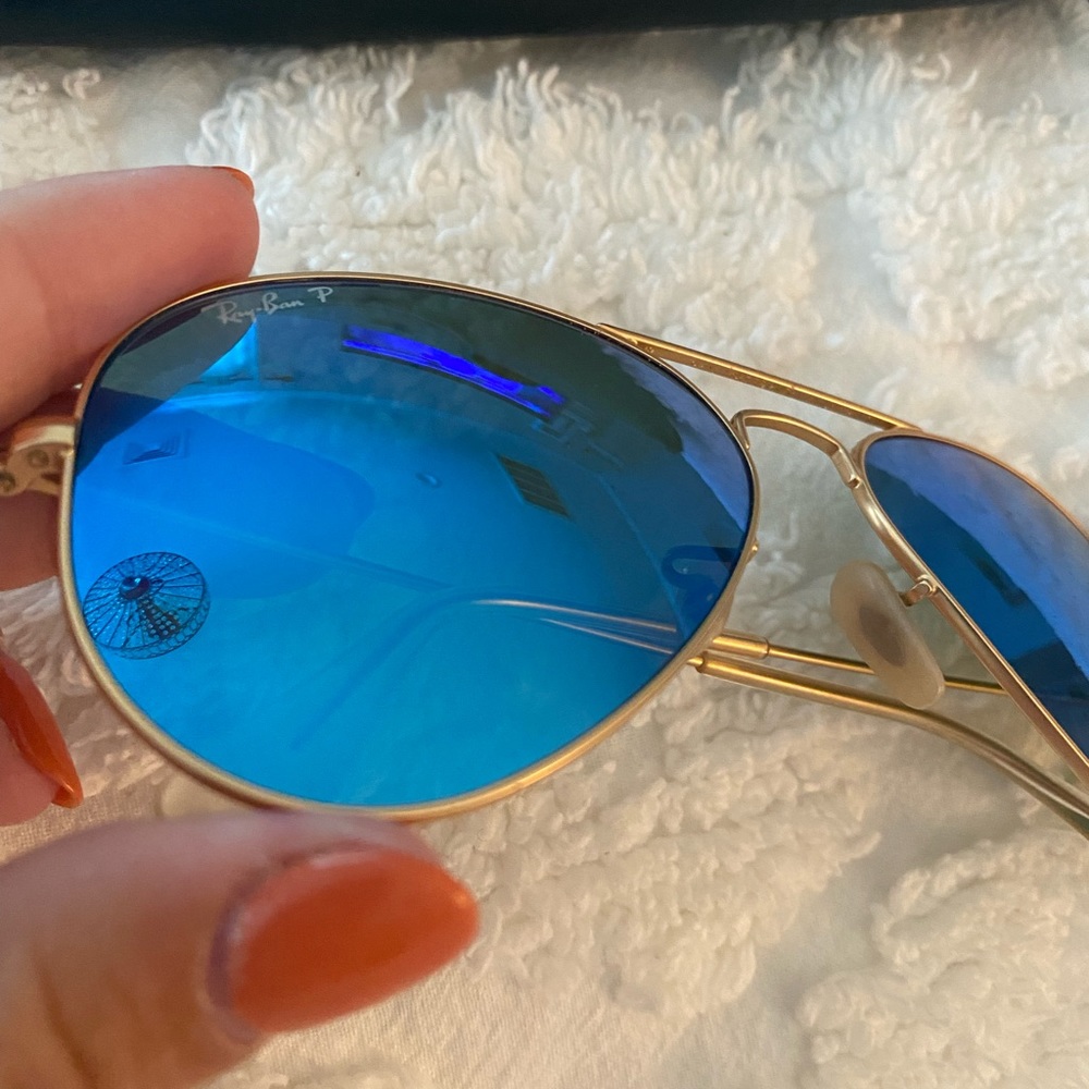Ray-Ban Aviators - Picture 6 of 7
